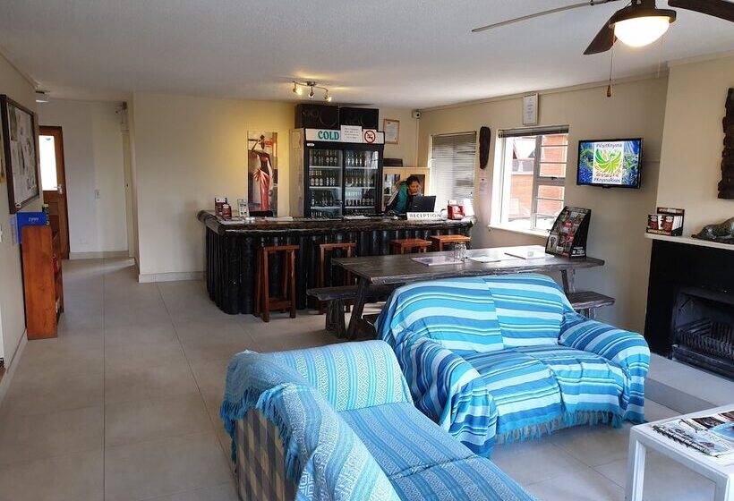 فندق صغير Amakaya Backpackers Travelers Accommodation