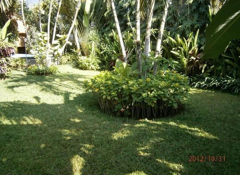 تختخواب و صبحانه Adus Beach Inn