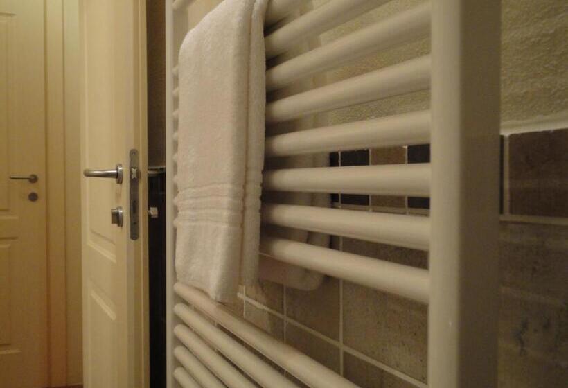 민박 Il Poggiolo Delle Rose Bed&breakfast