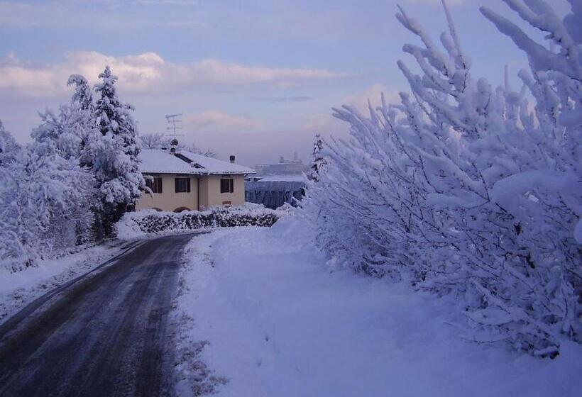 민박 Il Poggiolo Delle Rose Bed&breakfast