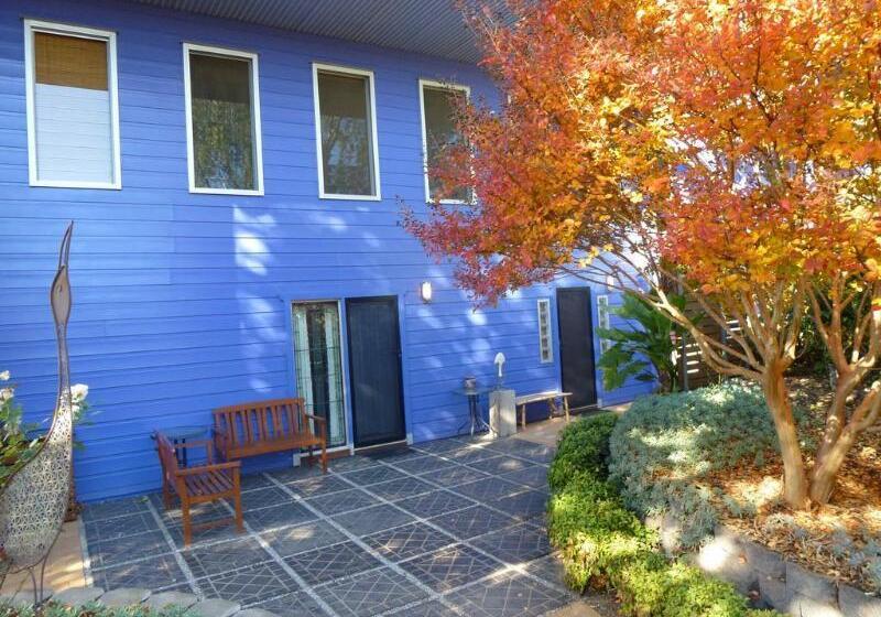 تختخواب و صبحانه The Retreat At Froog Moore Park