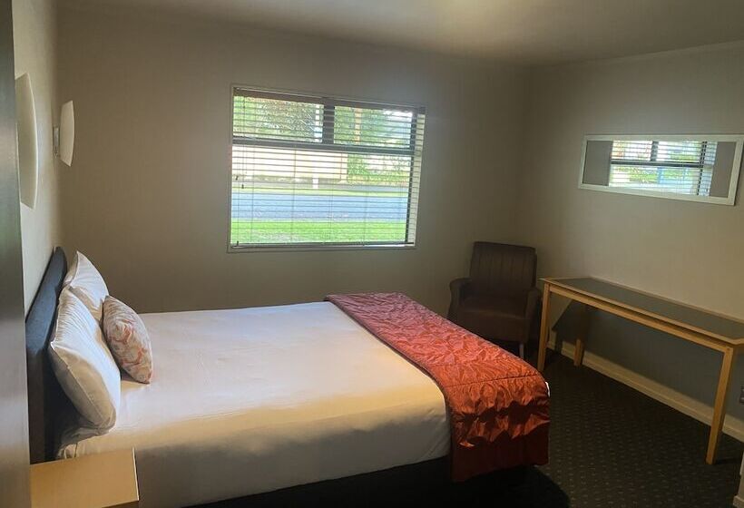 Bentleys Motor Inn
