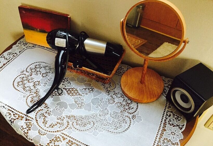 Danim Backpackers   Hostel