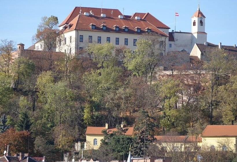 Eel Accommodation Brno