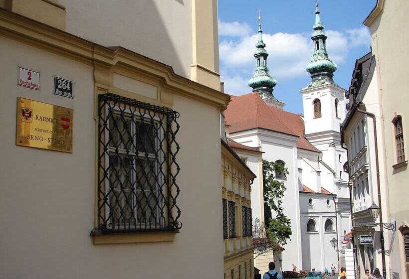 Eel Accommodation Brno