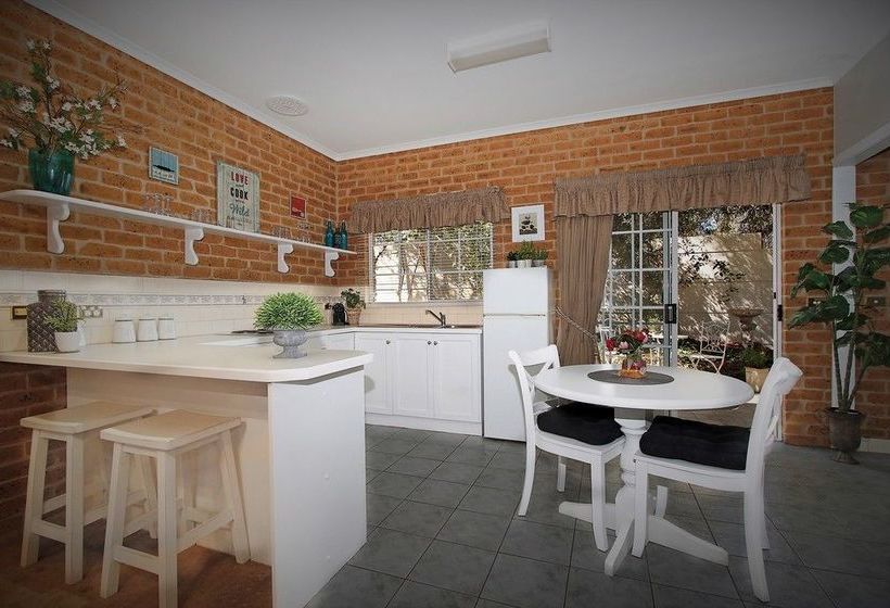 Elizas On The Murray