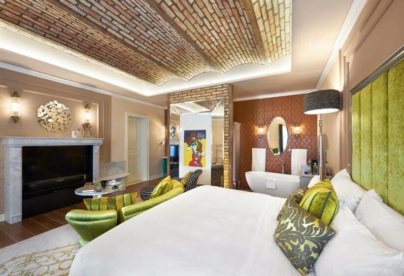 Aria Hotel Budapest By Library Hotel Collection