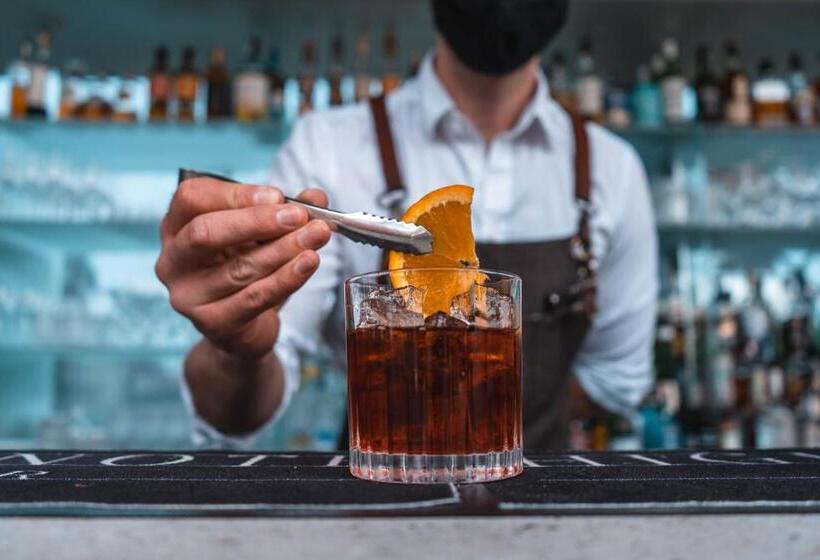 Aria Hotel Budapest By Library Hotel Collection