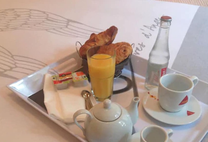 Отель Au Cadran Bleu