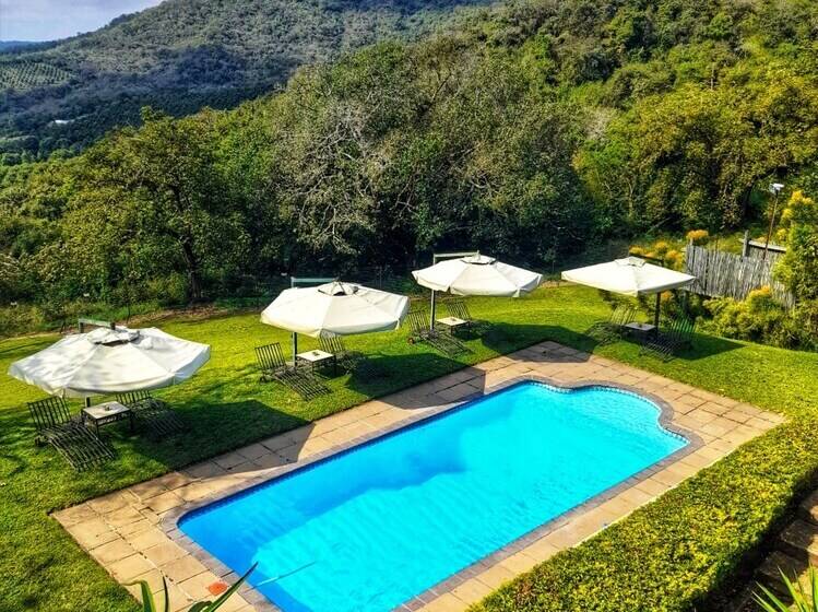 호텔 Chestnut Country Lodge