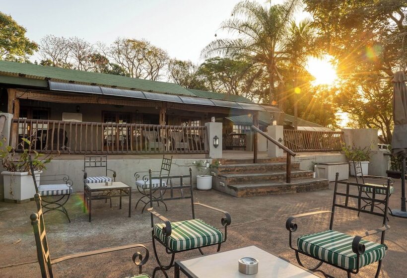 호텔 Chestnut Country Lodge