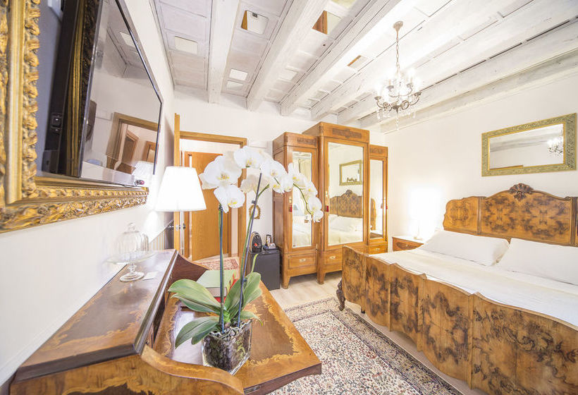 هتل Corte Realdi Boutique Rooms Verona