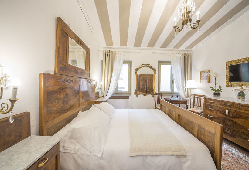 هتل Corte Realdi Boutique Rooms Verona