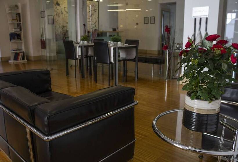 Отель Del Conte