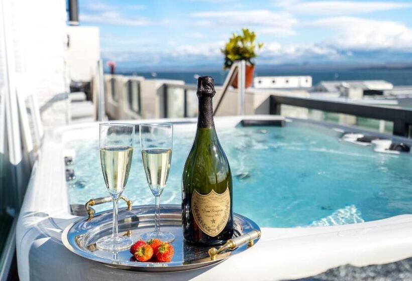 هتل Diamond Suites By Reykjavik Keflavik Airport