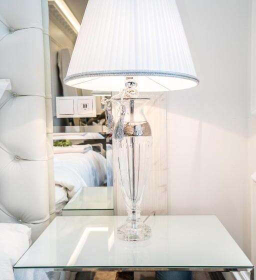 هتل Diamond Suites By Reykjavik Keflavik Airport