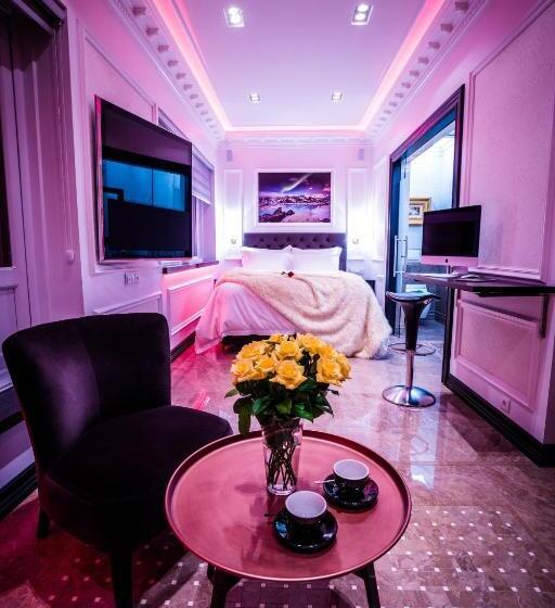 هتل Diamond Suites By Reykjavik Keflavik Airport