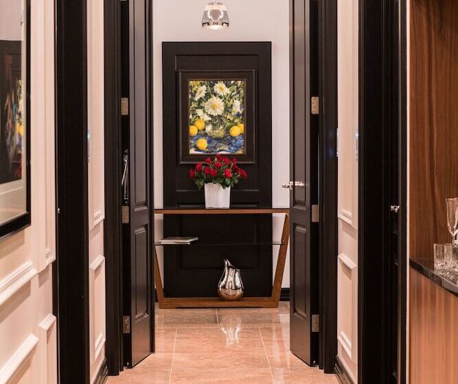 هتل Diamond Suites By Reykjavik Keflavik Airport