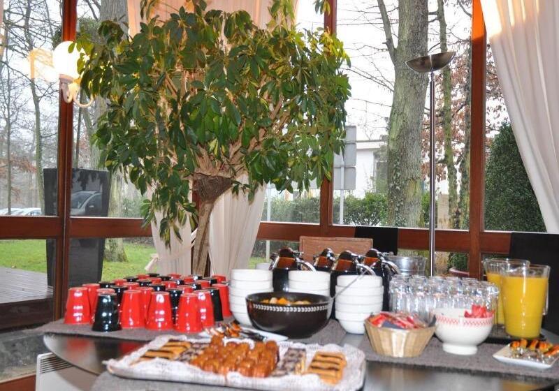 ホテル Enzo Hôtels Diane   Logis Amnéville