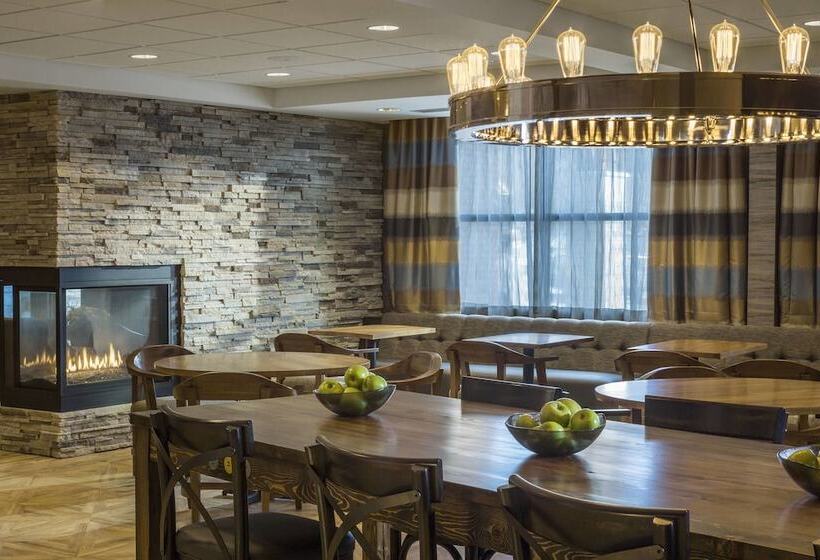 فندق Fairfield By Marriott Waterbury Stowe