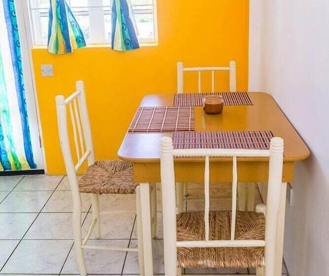 ホテル Four Springs Inn