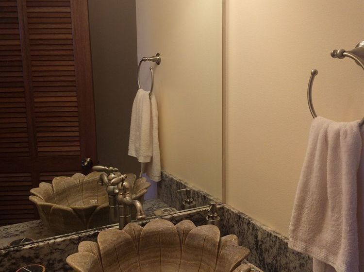 Hawaiian Hideaway At Akaka Falls