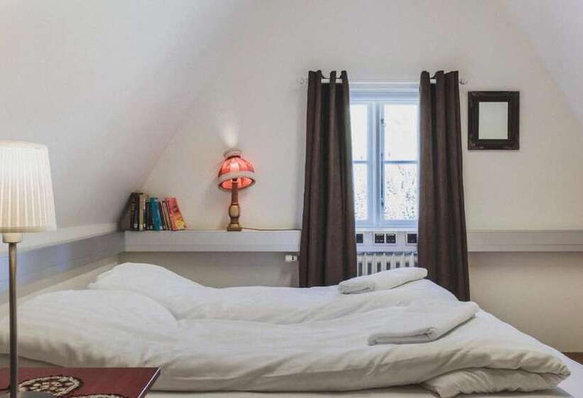 هتل Heradsskolinn Historic Guesthouse