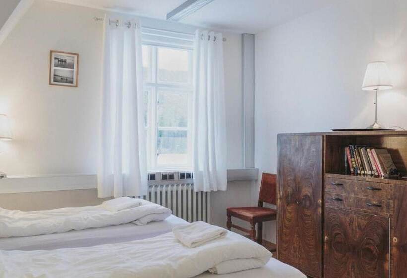 هتل Heradsskolinn Historic Guesthouse