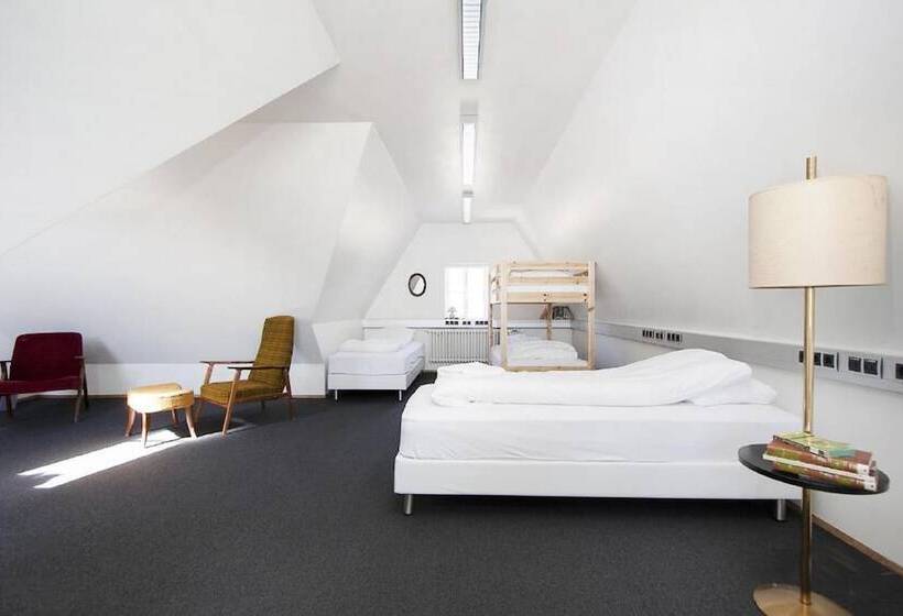 هتل Heradsskolinn Historic Guesthouse