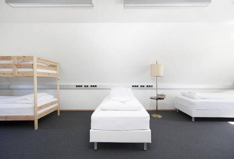 هتل Heradsskolinn Historic Guesthouse