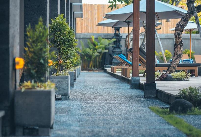 בית מלון כפרי Kubu Cempaka Seminyak