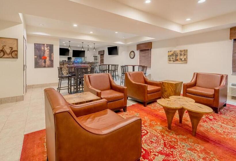 호텔 Landmark Suites  Williston