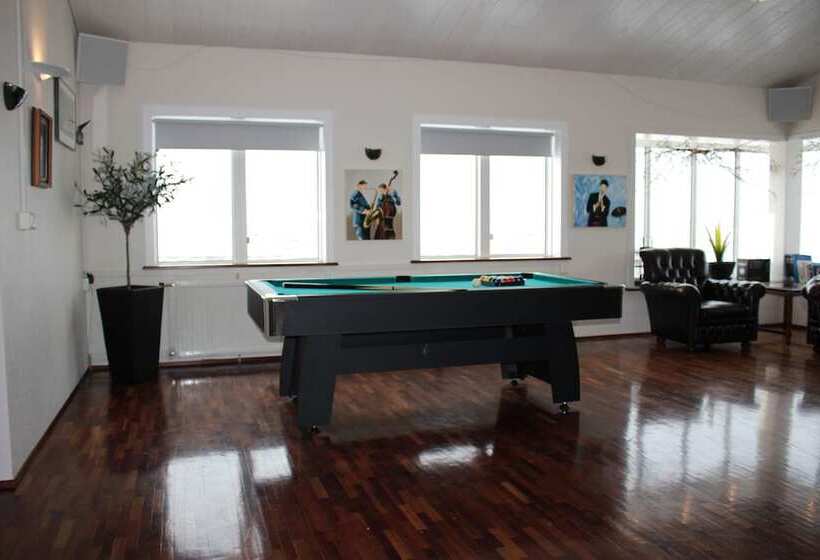 בית מלון כפרי North Star Staðarflöt