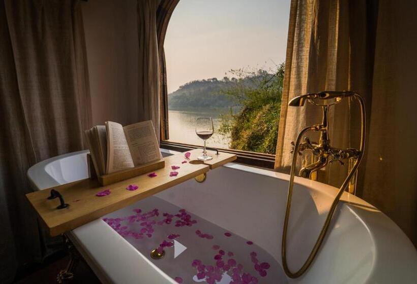 בית מלון כפרי Ock Pop Tok Mekong Villa