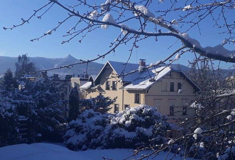 فندق Penzion Jasmín