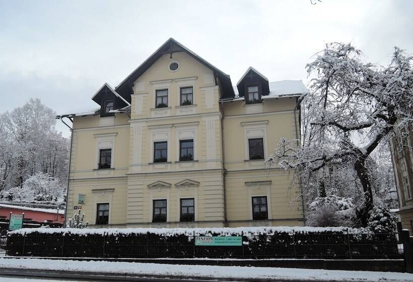 فندق Penzion Jasmín