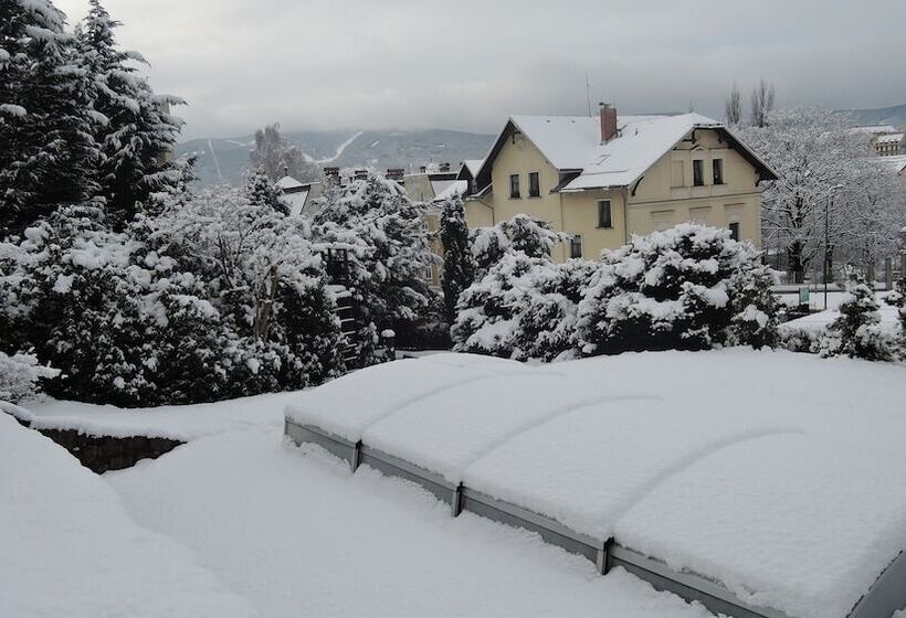 فندق Penzion Jasmín