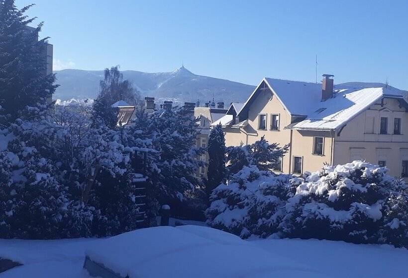 فندق Penzion Jasmín