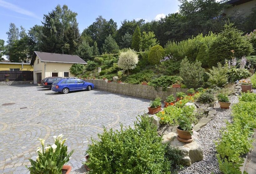 فندق Penzion Jasmín