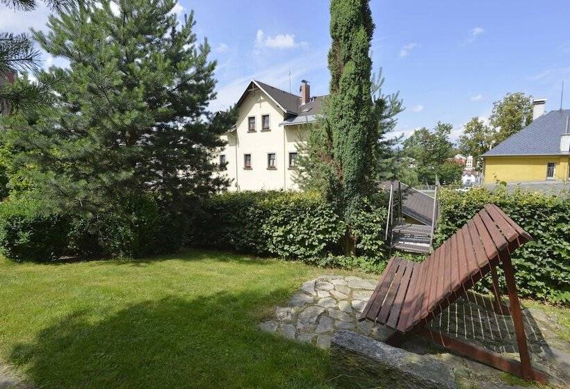 فندق Penzion Jasmín