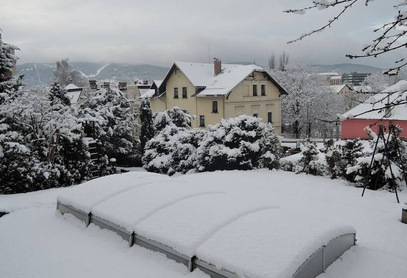 فندق Penzion Jasmín