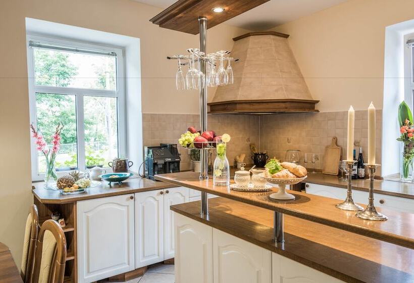 فندق Penzion Jasmín