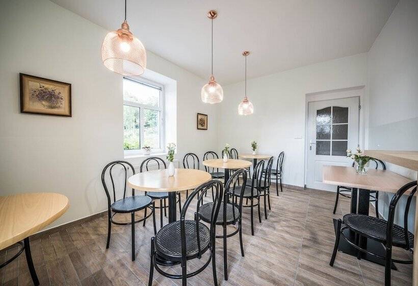 فندق Penzion Jasmín