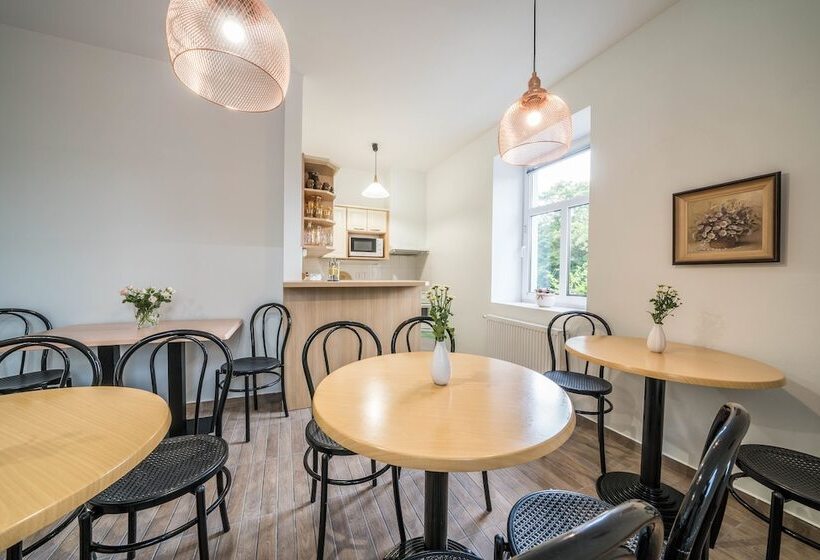 فندق Penzion Jasmín