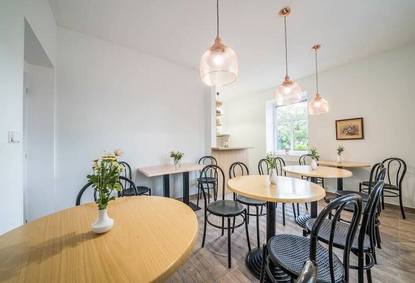 فندق Penzion Jasmín