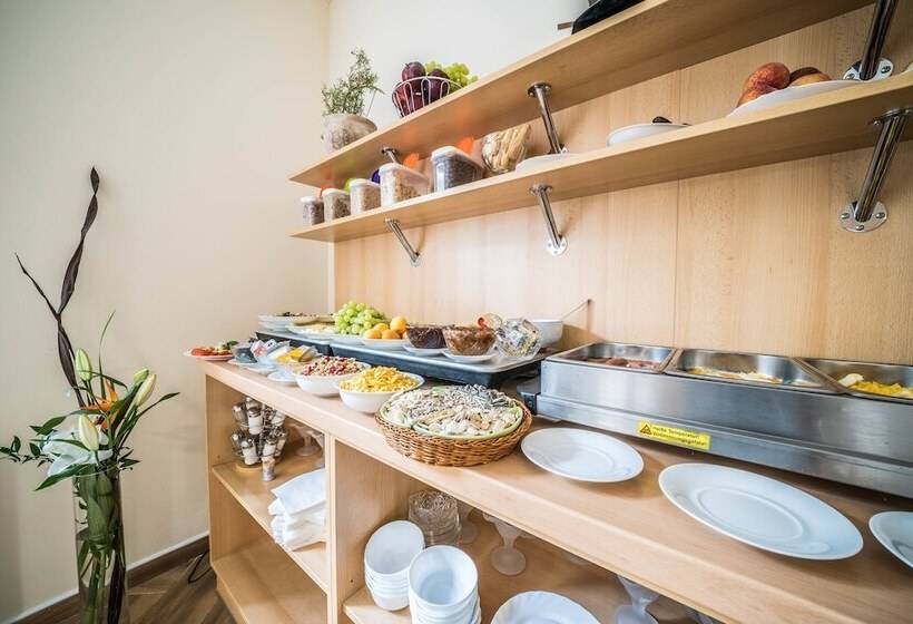 فندق Penzion Jasmín