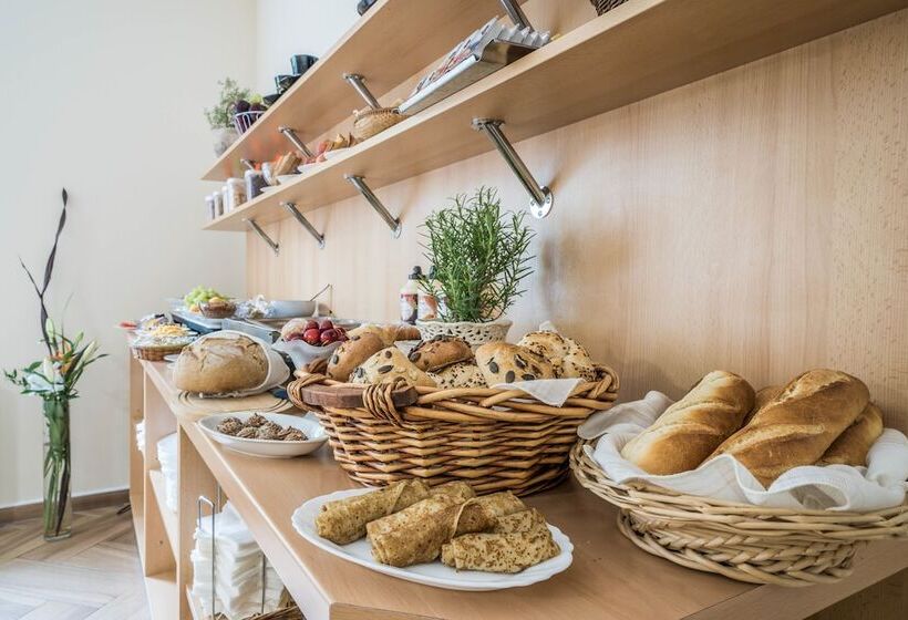 هتل Penzion Jasmín