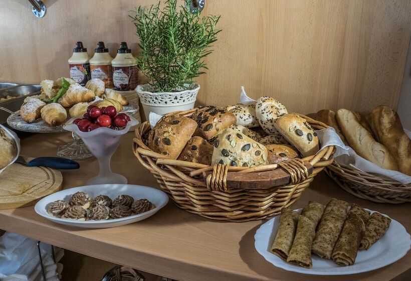 فندق Penzion Jasmín