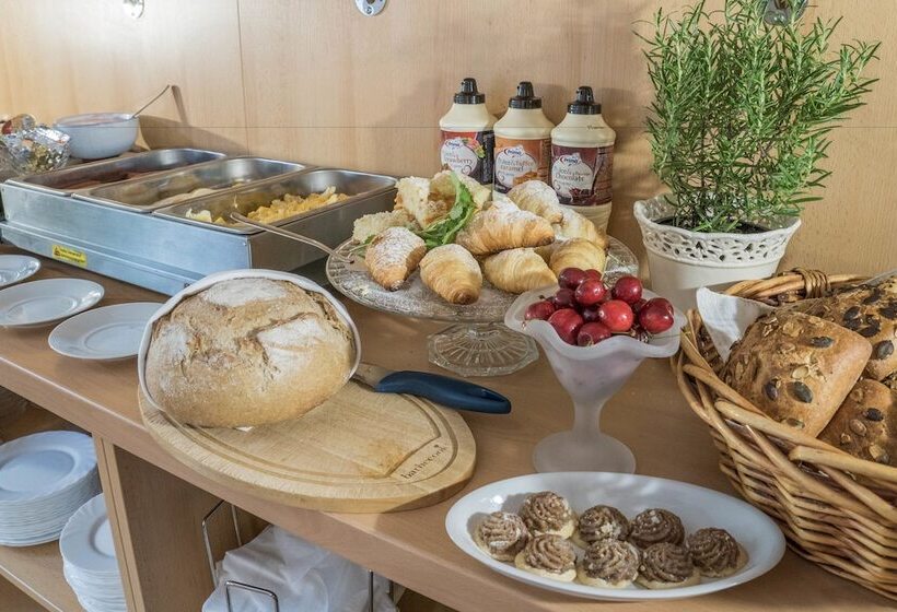 فندق Penzion Jasmín