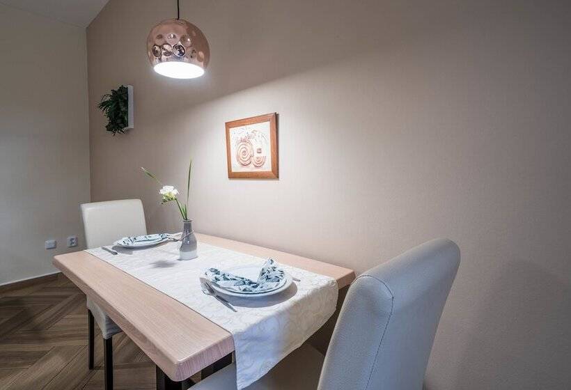 هتل Penzion Jasmín